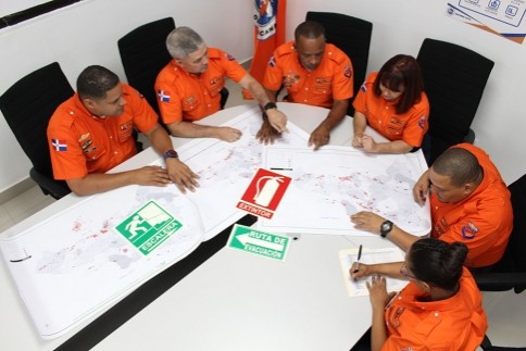 equipo de rutas de evacuacion